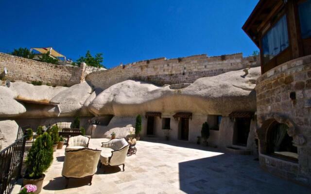 Grand Cave Suites