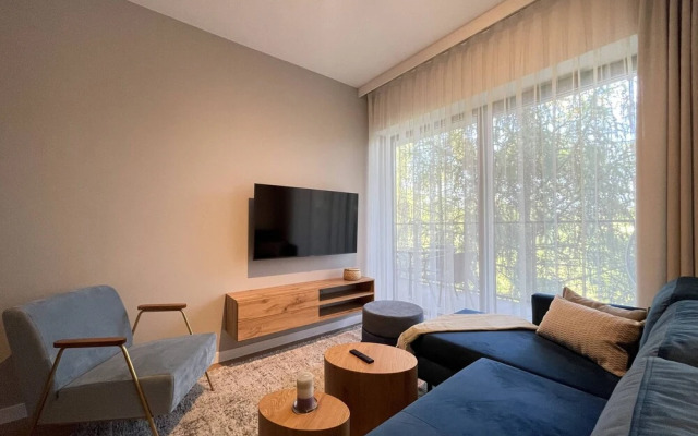 Lake Club Apartments - LoftAffair