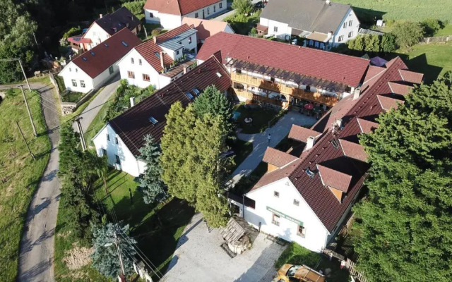 Pohádková usedlost Lovětín