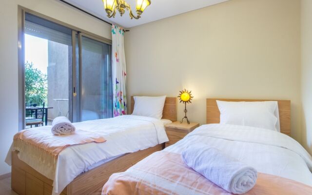 Family Relaxation in Prestigia Opale