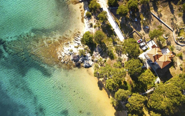 Filyra Private Beach Villa