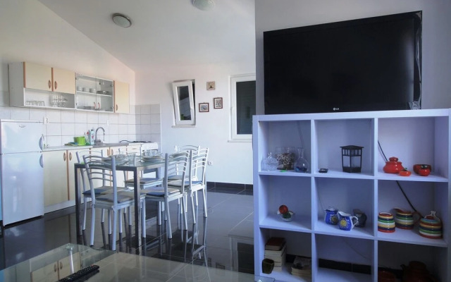 Elizabet - Great Location & Close to the Beach - A1