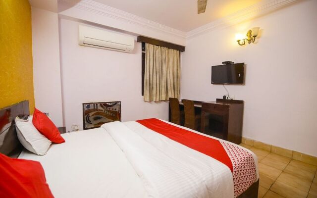 OYO 25103 Indra Sukh Palace