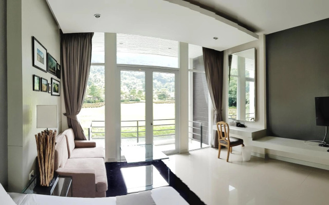 The Midst@ Royal hills Nakornayok