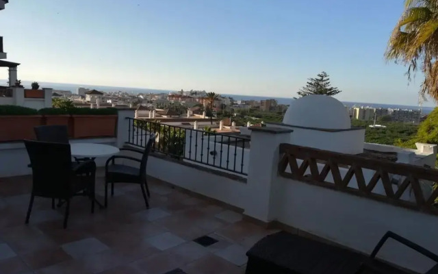 La Santa Cruz Apartments