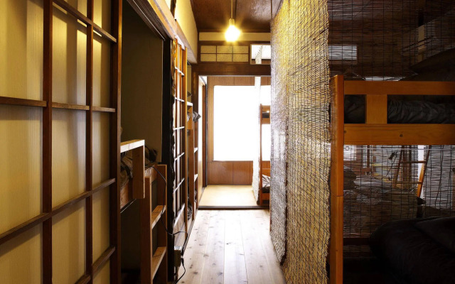 Torii-Kuguru Hostel