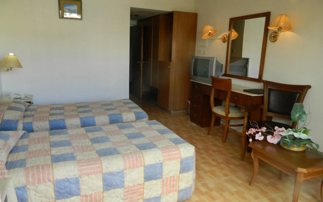 Moniatis Hotel