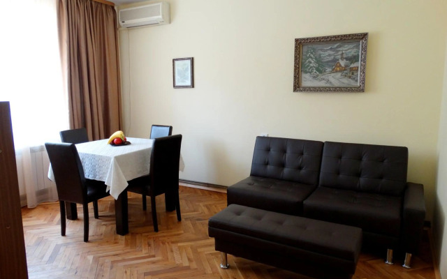 Old Center Apartment