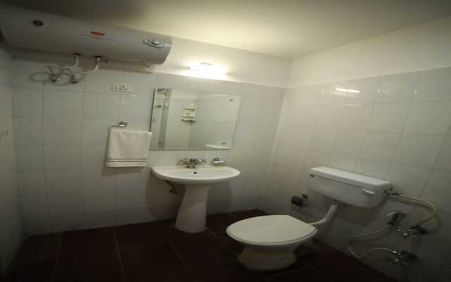 OYO 15561 Corporate Villa