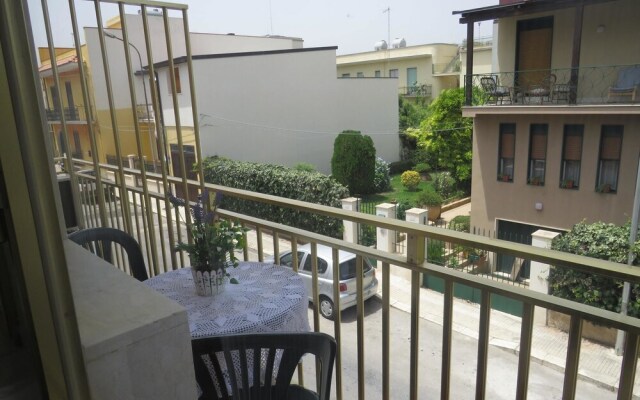 Apartment With one Bedroom in Avola, With Furnished Balcony and Wifi -