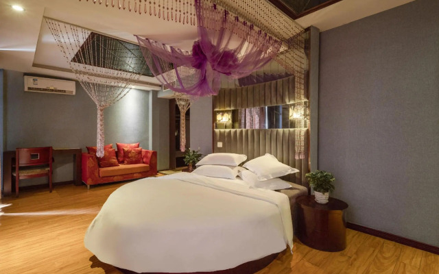 Mianyang Liangyuan Sanguo Culture Hotel