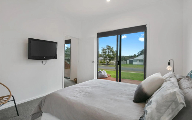 Sky Above Beach Below - Waihi Beach Holiday Home