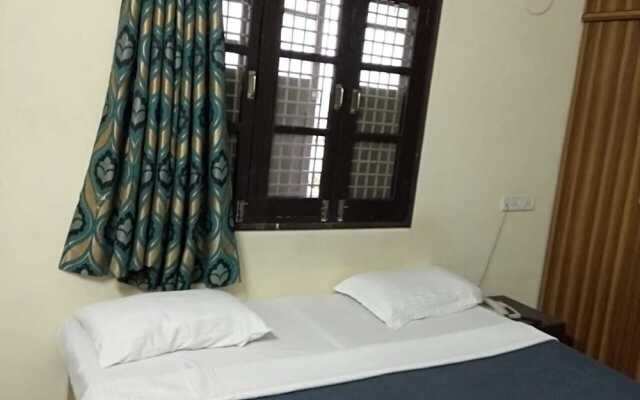 Iroomz Lotus Grand
