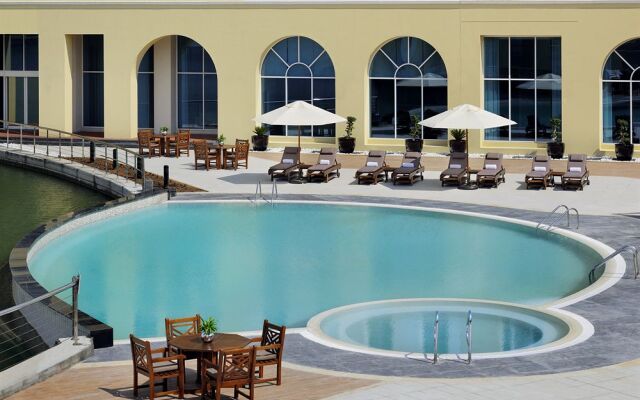 Millennium Lakeview Residence