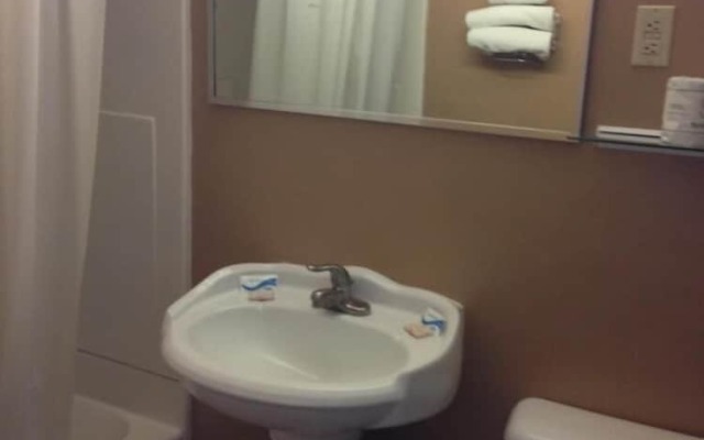 Cadet Motor Inn