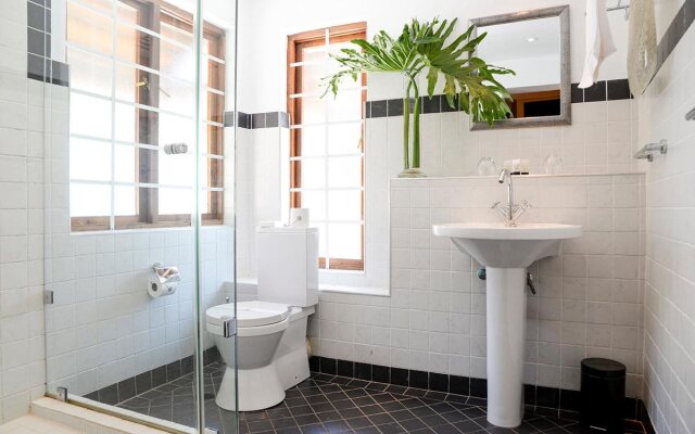 Northcliff Manor Guest House