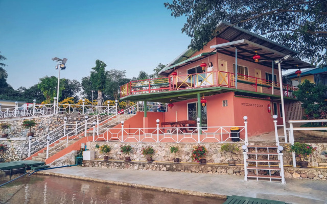 Golden Dragon Resort