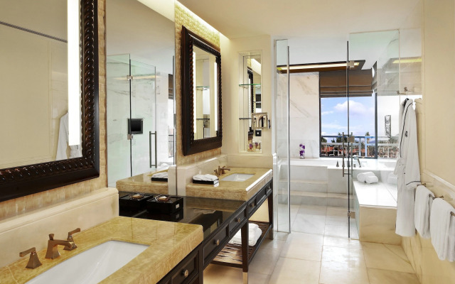 The St. Regis Sanya Yalong Bay Resort