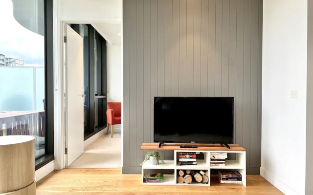 Readyset Apartment on Emerald