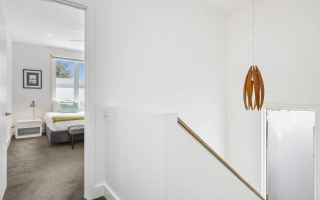 BOUTIQUE STAYS - Victorian Vogue, Richmond House – Guest Rooms – Melbourne