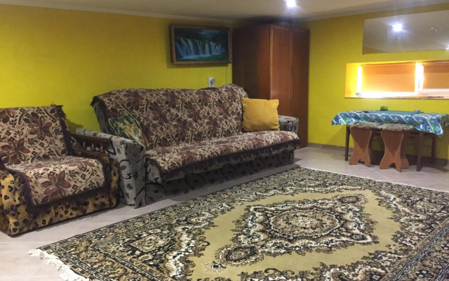 Хостел Мансардная комната с невысоким потолком до 170 см