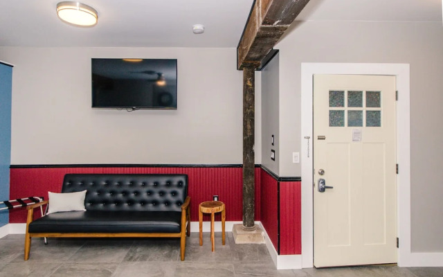 Tobacco Warehouse Inn