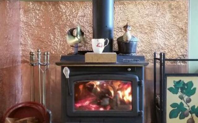 Dolphin House  Bed & Breakfast