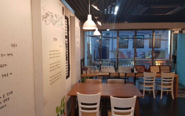 Friends of Loft - Hostel