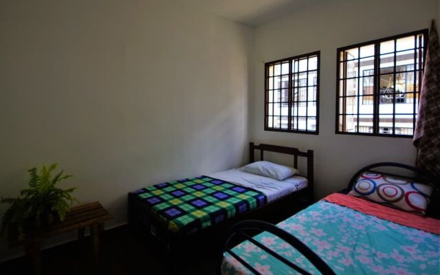 Hostal de la Pola - Hostel