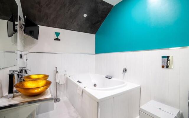 Black Vulcano Suites&Studios