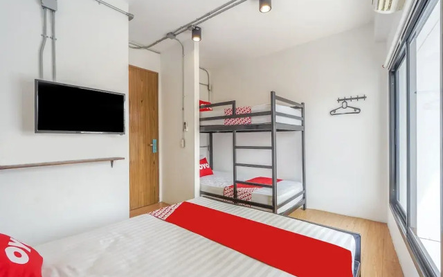 OYO 820 Labkoff Cafe and Hostel