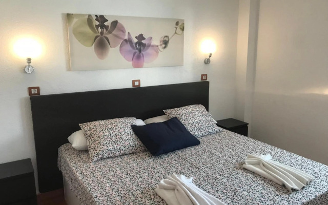 5 min walk from Yumbo 309