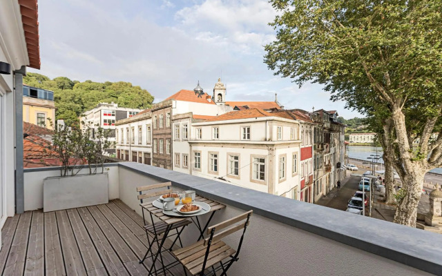 Wonderful 2BR Duplex Near River by LovelyStay