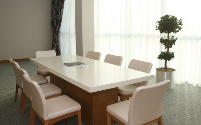 Grand Nur Plaza Hotel