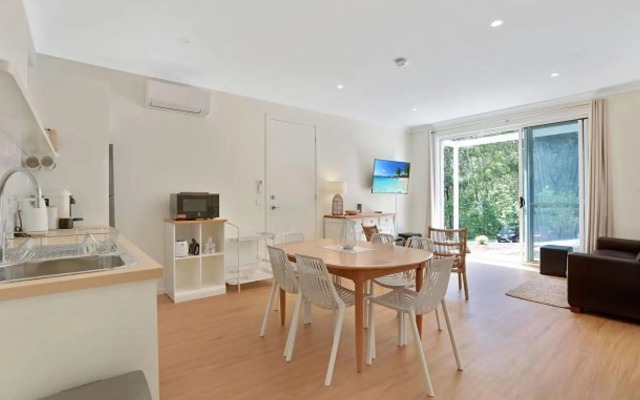 Overlooking Blenheim Beach Feel the Sand Between your Toes
