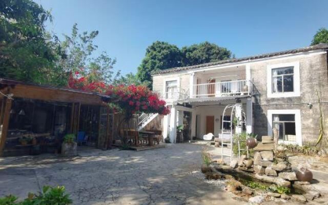 Beihai Weizhou Island See Gull Inn