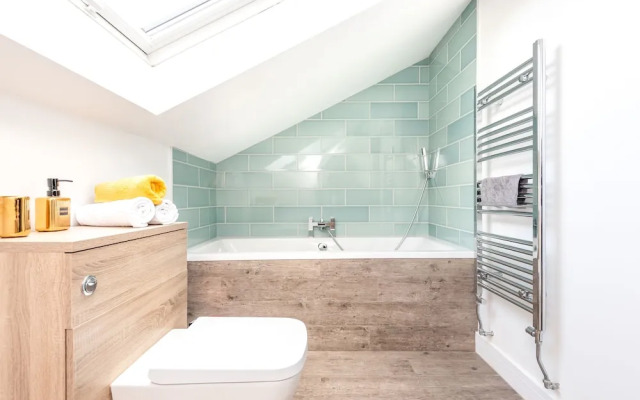 Captivating 4-bed House in Lincoln