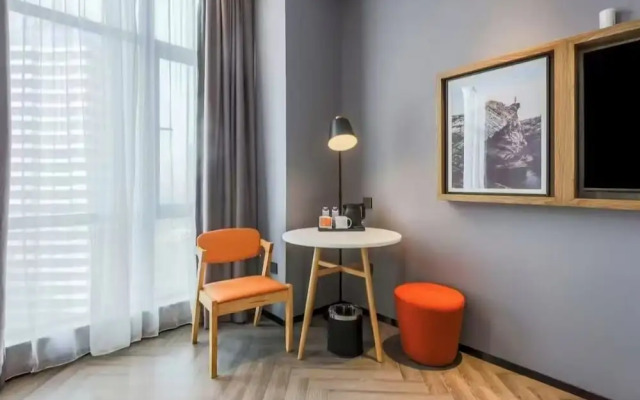 Yifeng hotel