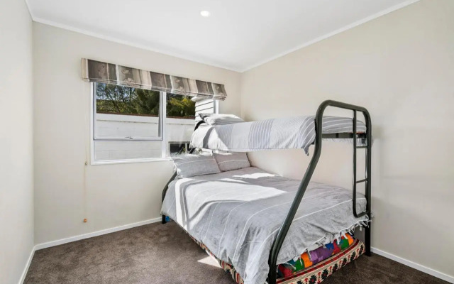 Ota Point Paradise - Whangaroa Holiday Home