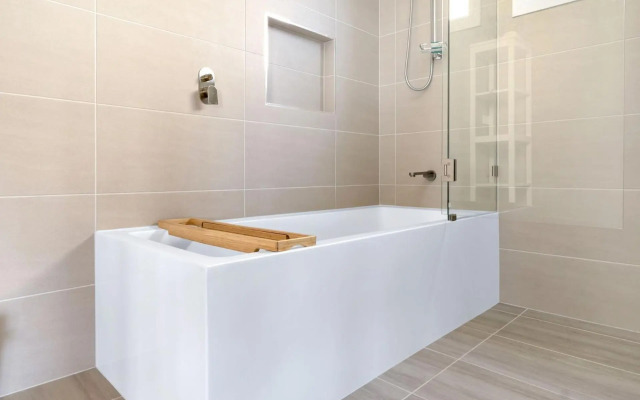 Sea Point at Hyams Beach 4pm Check Out Sundays