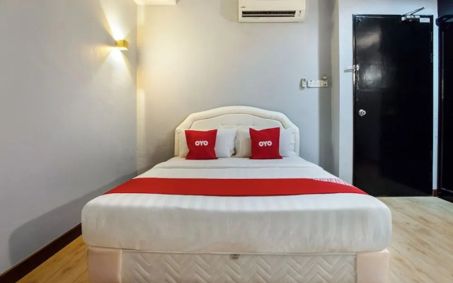 OYO 89568 Mangrove Hotel