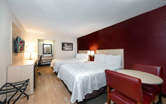 Red Roof Inn PLUS+ & Suites Naples Downtown-5th Ave S