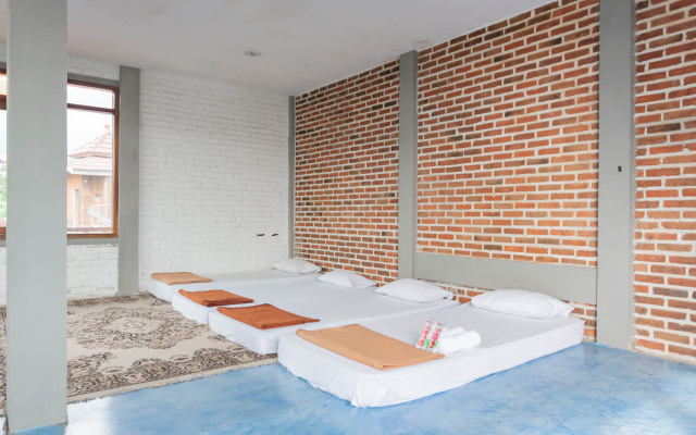 RedDoorz near Kampung Gajah 2