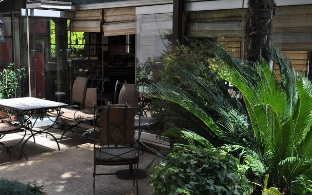 VH Broadway Tirana Hotel