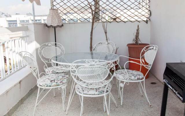 Cozy apt in Central Athens with view