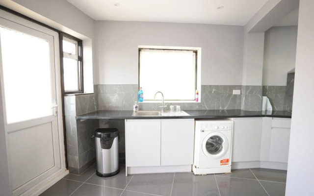 Westwick Gardens Retreat - 4 Bedroom House