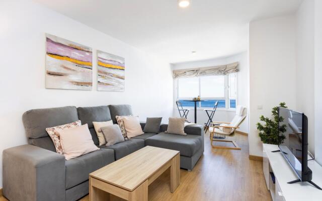 Home2Book Comfy Beachfront Radazul