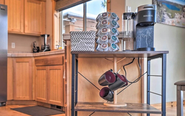 Family-friendly Oregon Vacation Home w/ Yard