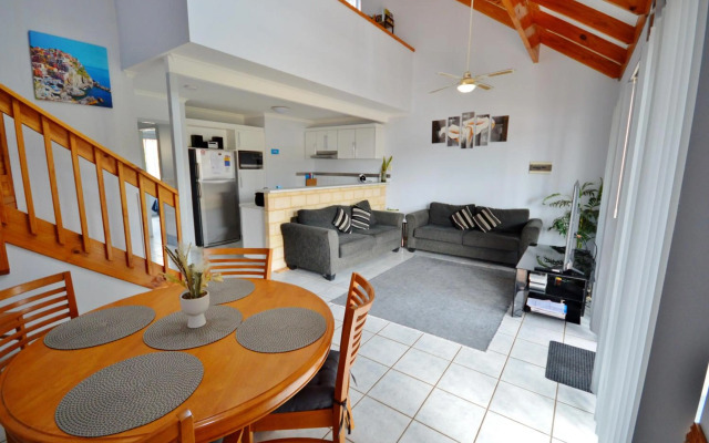 Blue Ocean Villa 2 - Kalbarri WA