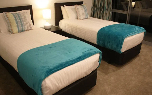 Remarkable Lake View Townhouse Queenstown Hill – Guest Rooms – Queenstown